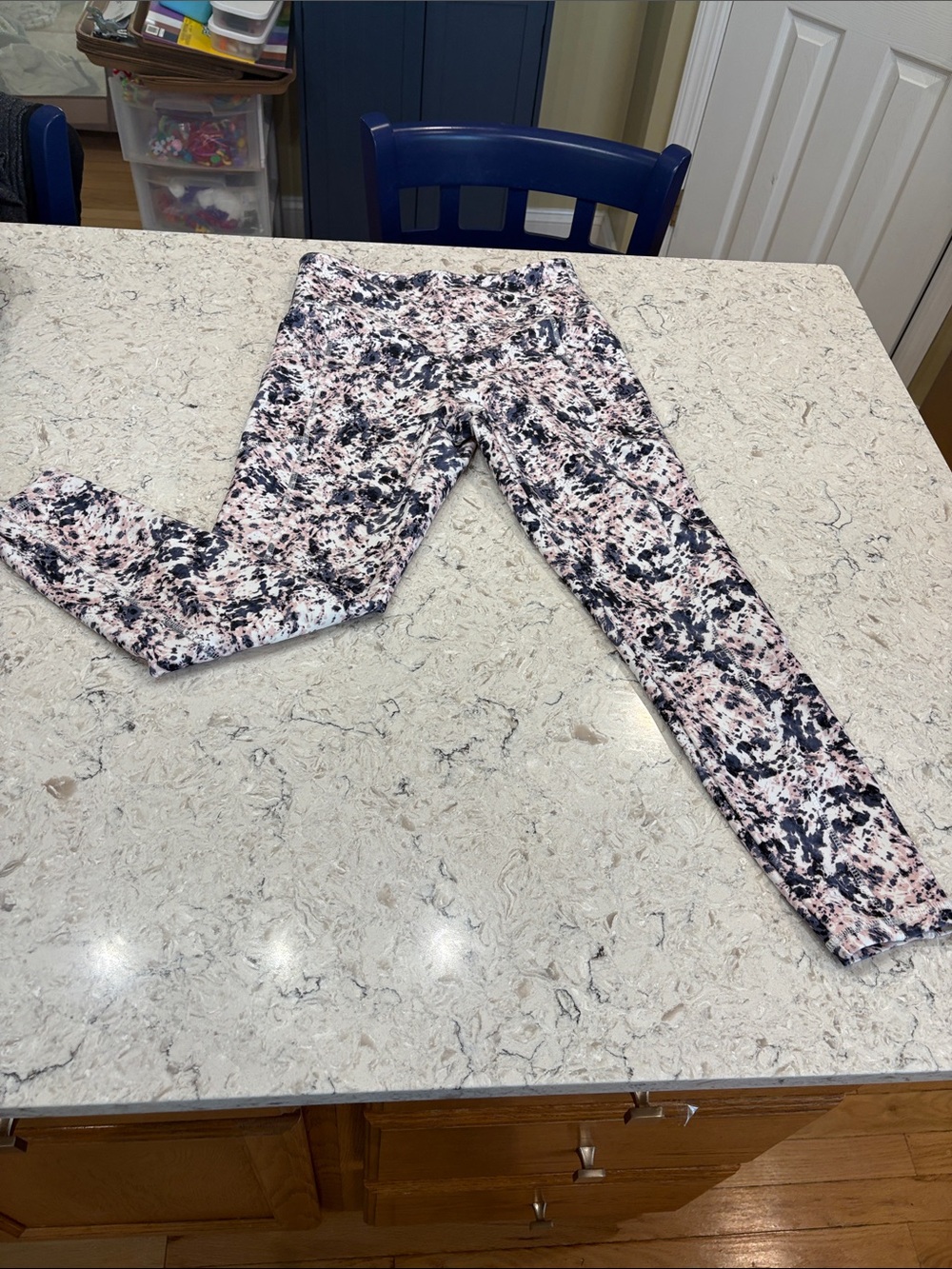 Balance Collection Pink & Black Printed Leggings